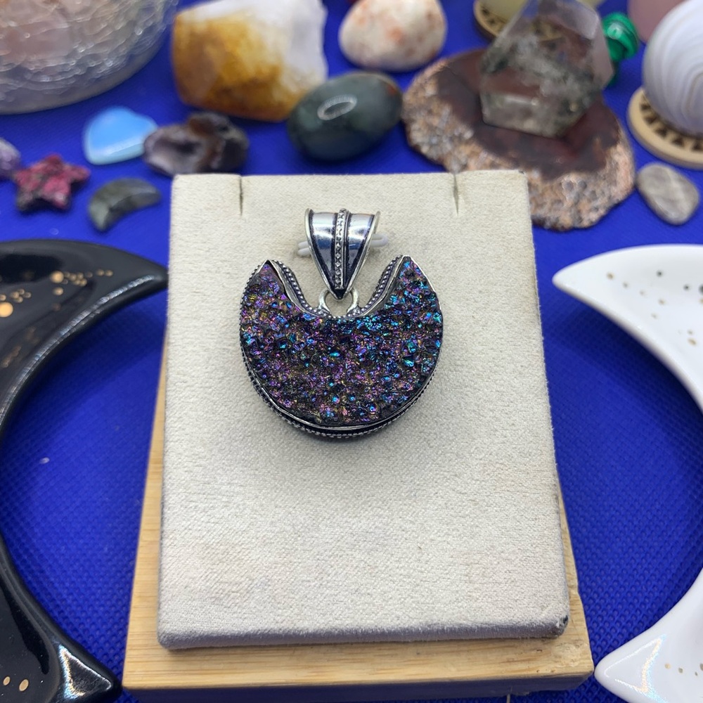 Titanium Druzy Crescent Moon Pendant in Vintage Setting w Chain, Handmade!